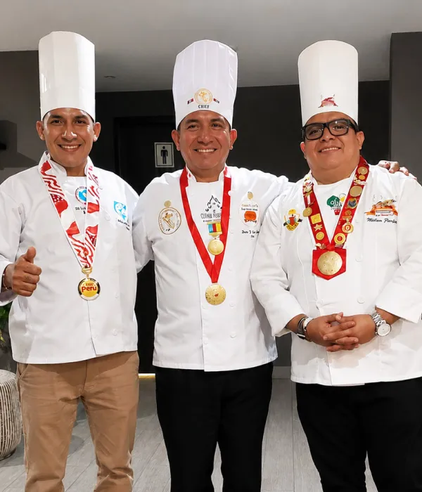 Colegio-Gastronómico-del-Perú-chef-con-diploma-2