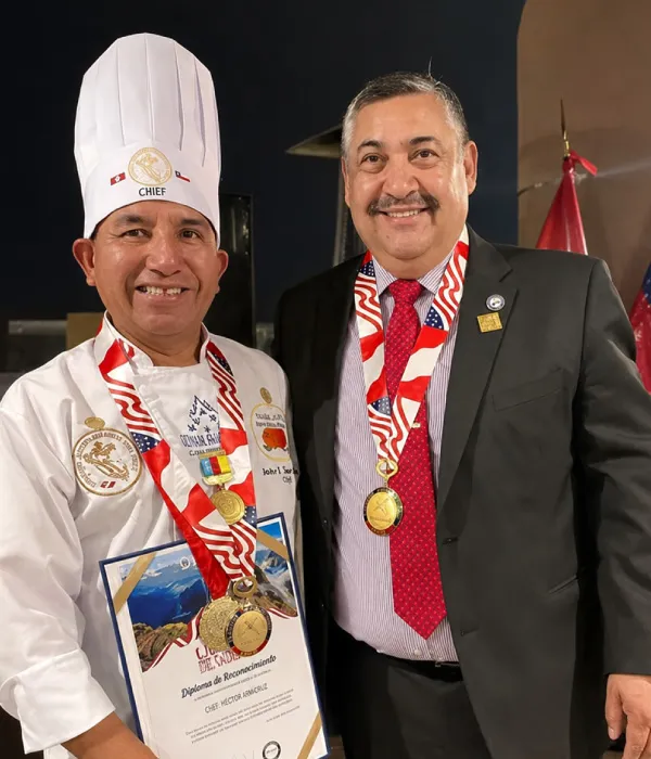 Colegio-Gastronómico-del-Perú-chef-con-diploma